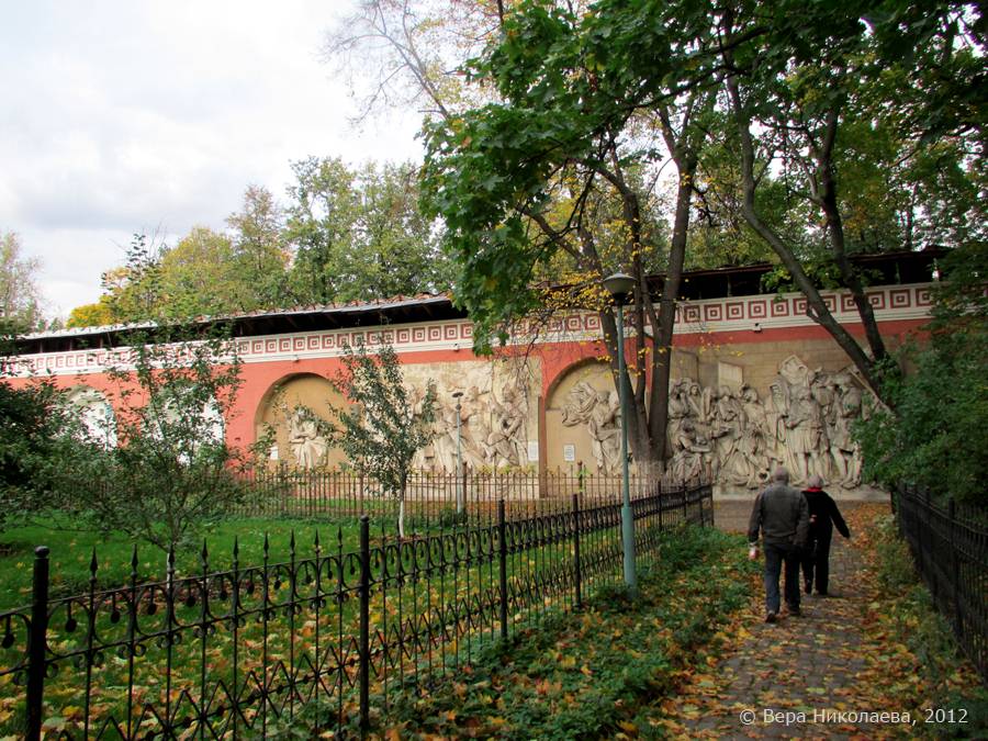 Восточная стена Донского монастыря